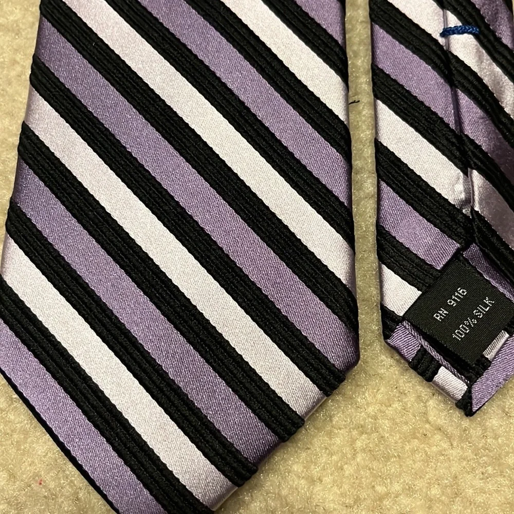 Saks tie